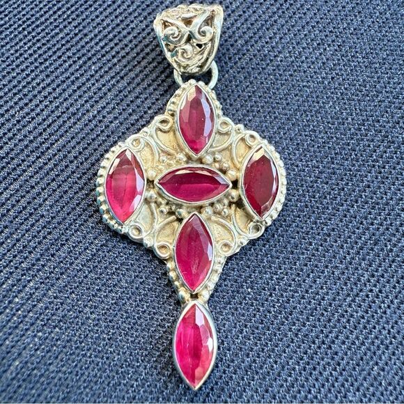 VINTAGE STERLING SILVER & RUBY MARQUISE PENDANT ✨ - Picture 3 of 17